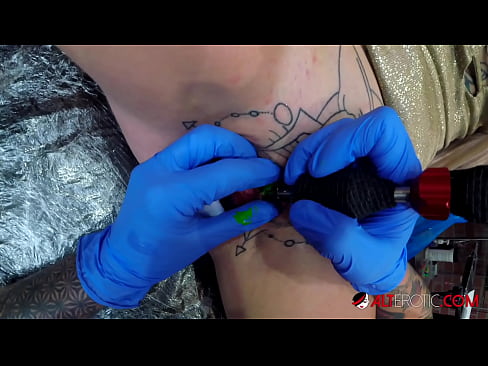 ❤️ Nagpa-tattoo sa kanyang klitoris ang sobrang tattoo na hottie na si Sully Savage ❤ Sex sa tl.pornhdvideos.ru ❌
